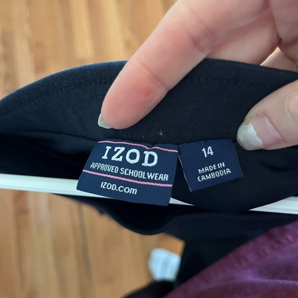 NWT, size 14 navy pull on uniform skort by IZOD - Picture 6 of 10